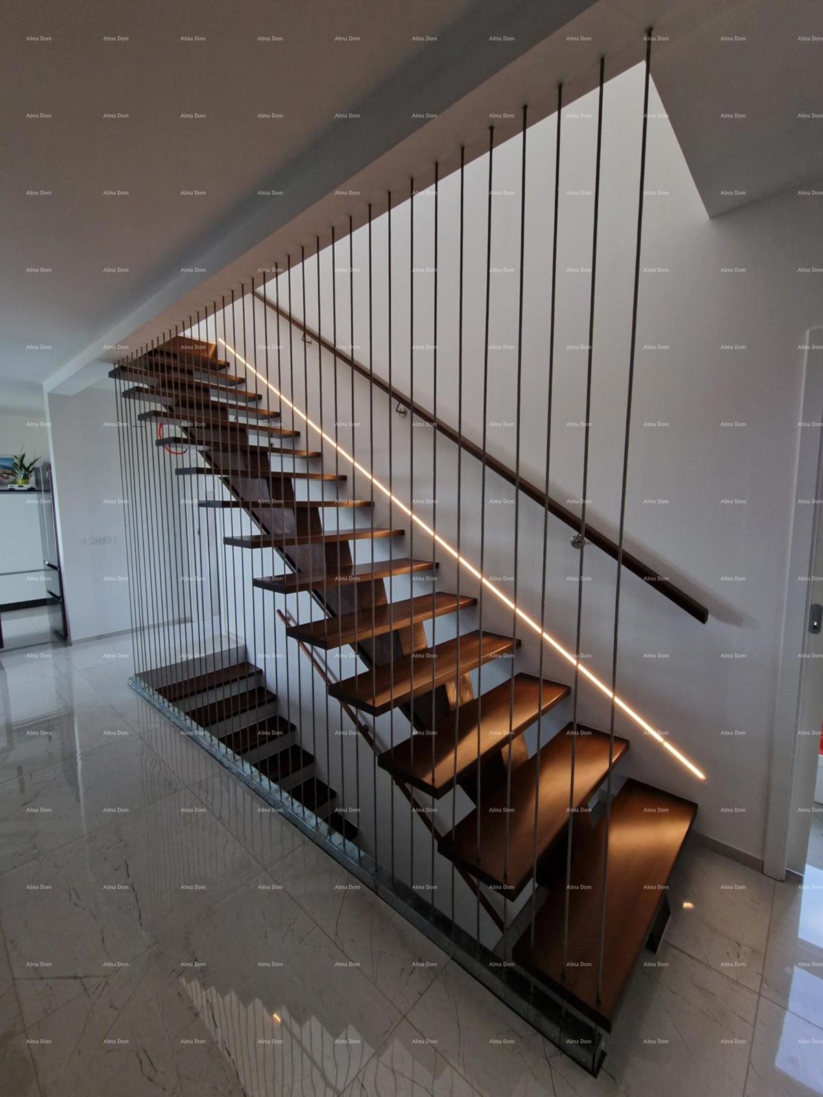 Prodaja luksuzne vile v Medulinu – 100 m od morja