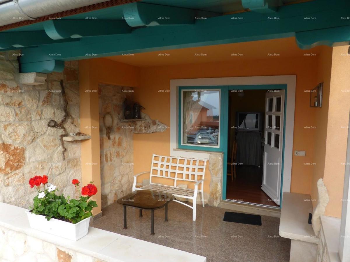 Prodaje se vila, Marčana.