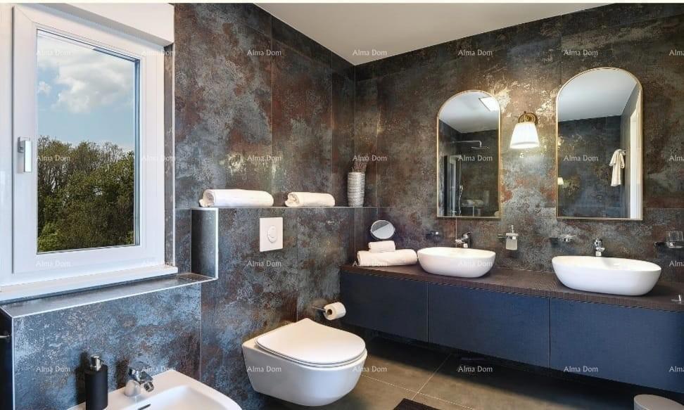 Prelepa, moderna hiša s bazenom in garažo, Krnica! Vseljivo takoj!