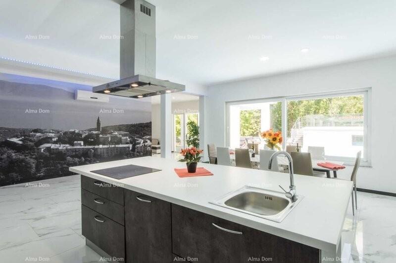 Samostojna hiša v okolici Labina.