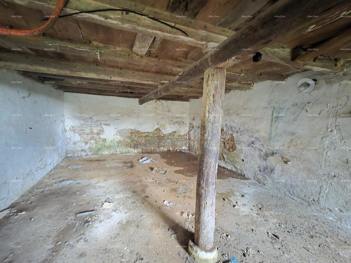 Galižana – kamena hiša z gradbenim zemljiščem in šterno