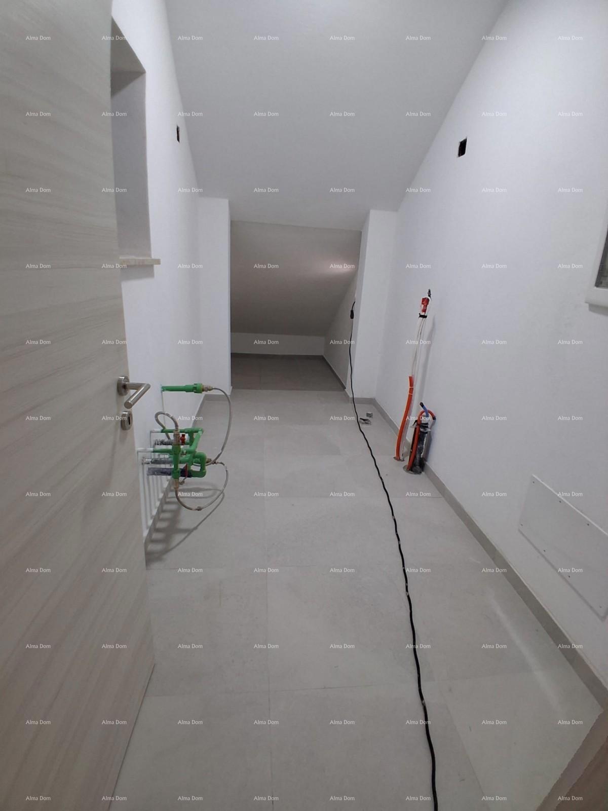 Prodaja - luksuzna hiša na veliki parceli z bazenom, wellness sobo in telovadnico, Poreč!