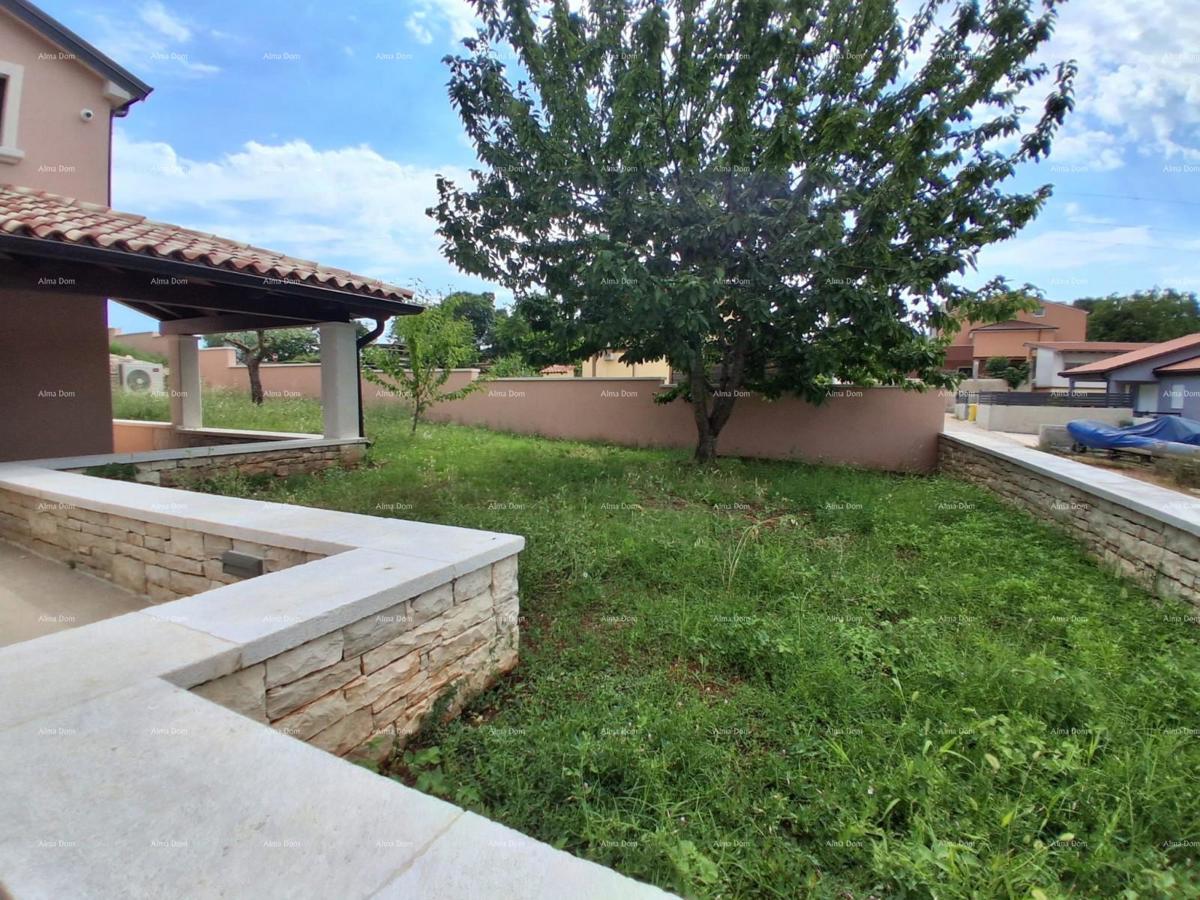 Prodaja - luksuzna hiša na veliki parceli z bazenom, wellness sobo in telovadnico, Poreč!