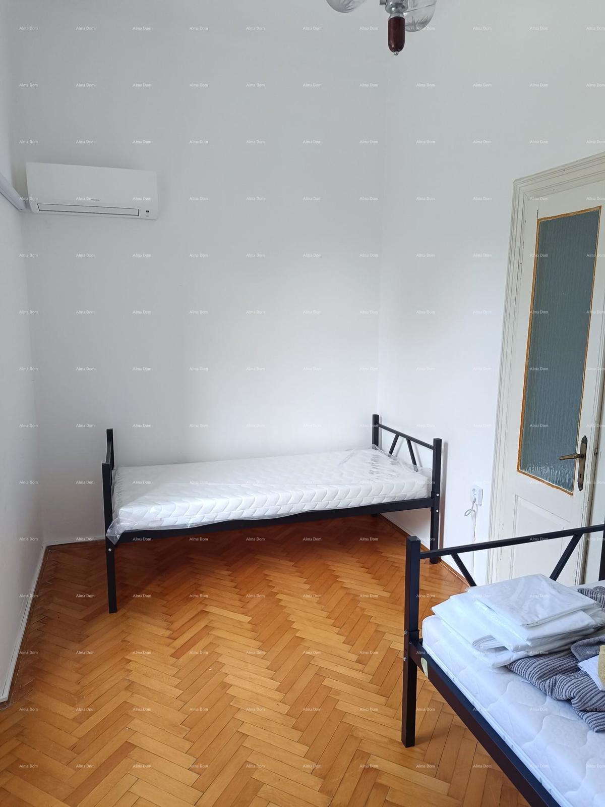 Pula. Hiša s poslovnim prostorom in garažo!