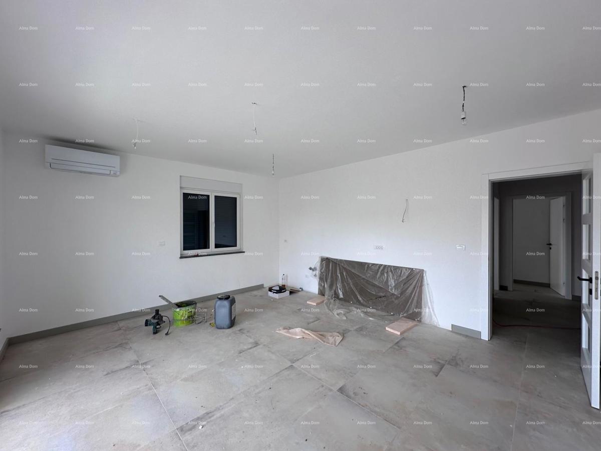 Banjol!  Trisobno stanovanje z bazenom