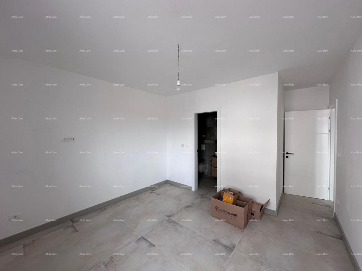 Banjol!  Trisobno stanovanje z bazenom