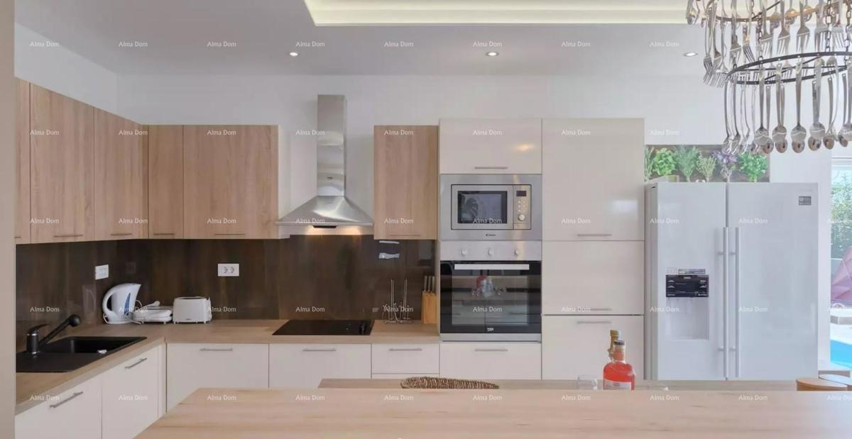 Prekrasna moderna hiša s pogledom na morje - Fažana!