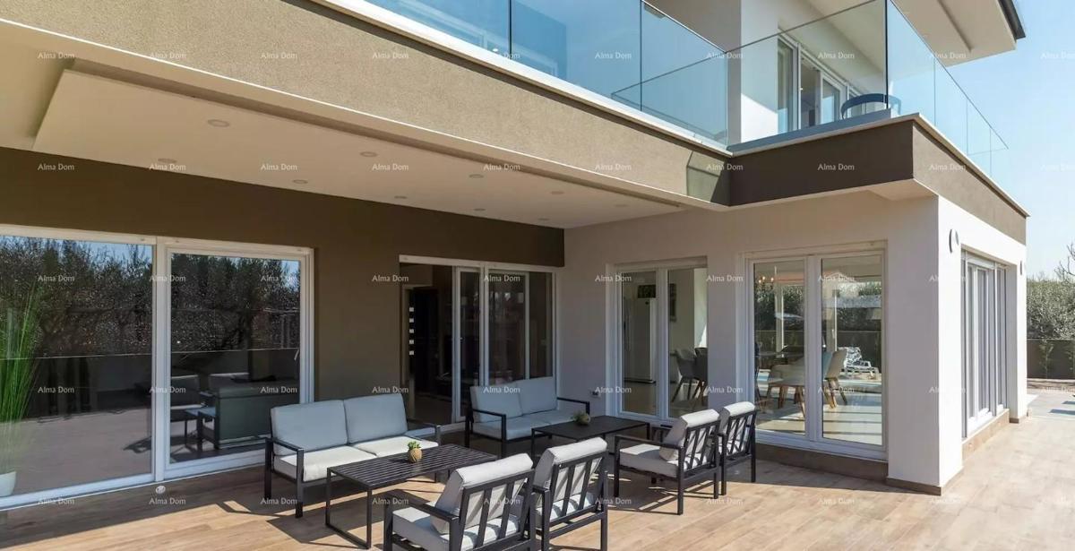 Prekrasna moderna hiša s pogledom na morje - Fažana!