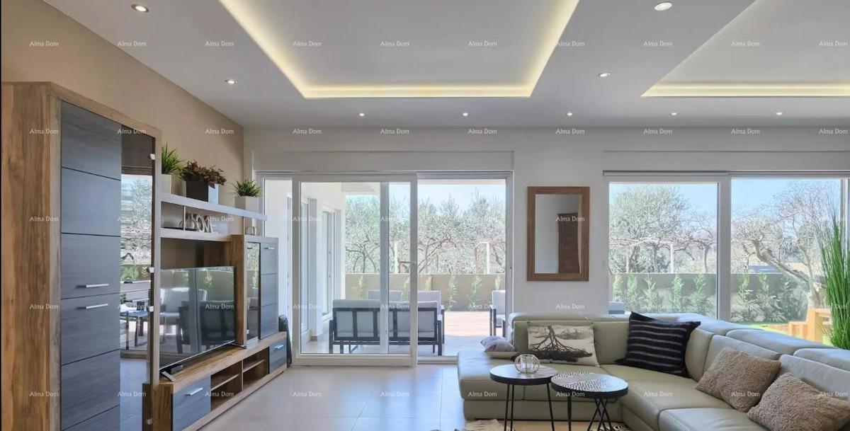 Prekrasna moderna hiša s pogledom na morje - Fažana!