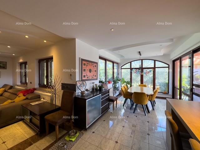 Bale: Prostorna vila s bazenom in hišo za goste