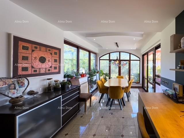 Bale: Prostorna vila s bazenom in hišo za goste