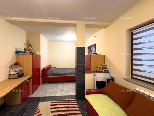 Bale: Prostorna vila s bazenom in hišo za goste