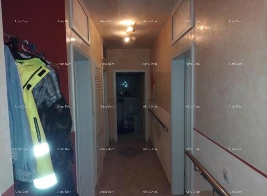 Hiša z apartmaji v Fažani