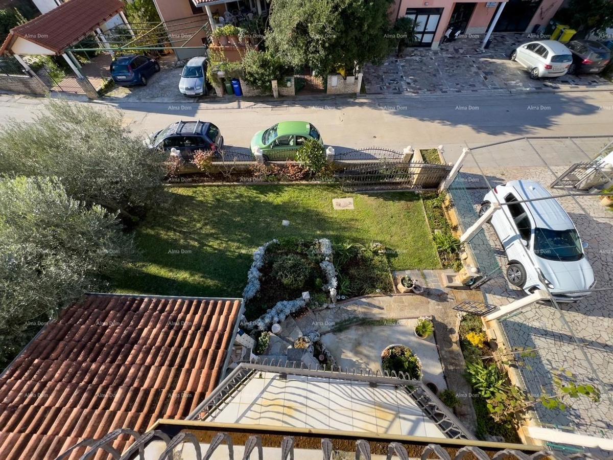 Velika hiša s 4 stanovi - Peščena uvala!