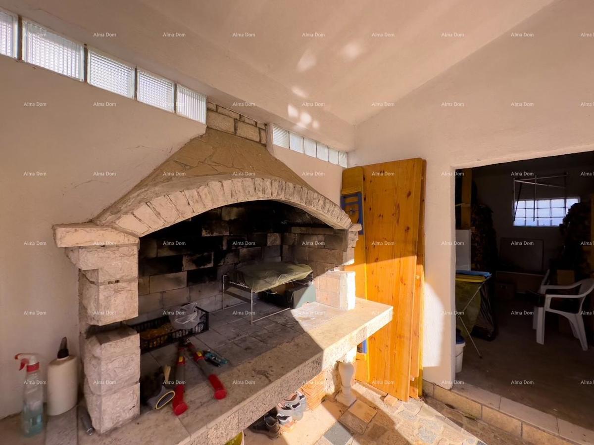 Velika hiša s 4 stanovi - Peščena uvala!