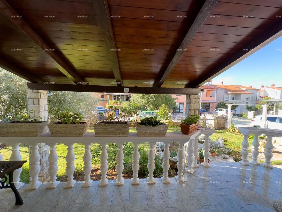 Velika hiša s 4 stanovi - Peščena uvala!