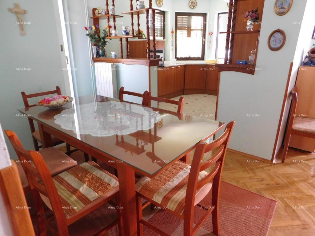 Velika hiša s 4 stanovi - Peščena uvala!