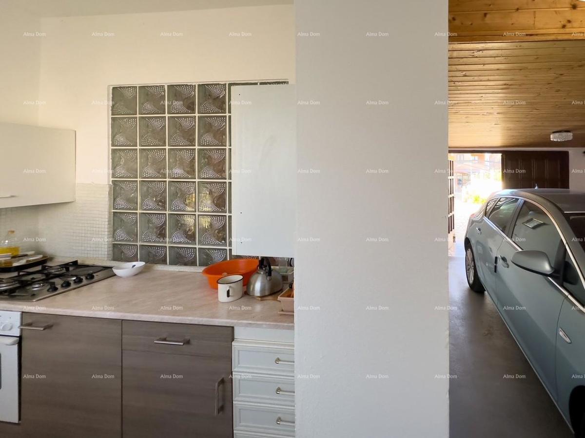 Velika hiša s 4 stanovi - Peščena uvala!