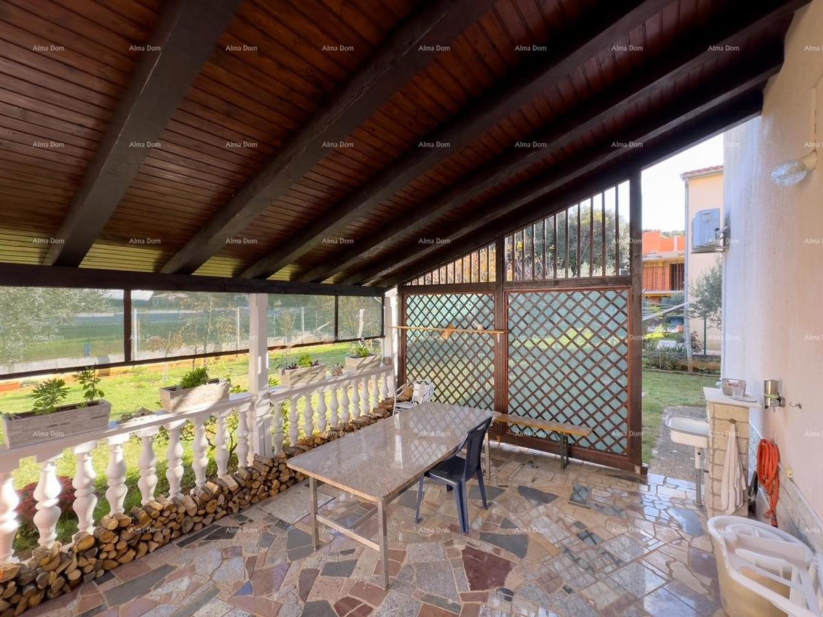 Velika hiša s 4 stanovi - Peščena uvala!