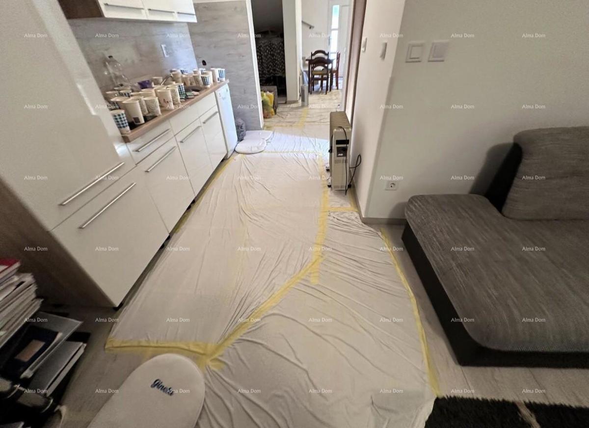 Hiša z dovoljenjem za gradnjo 4 stanovanj!