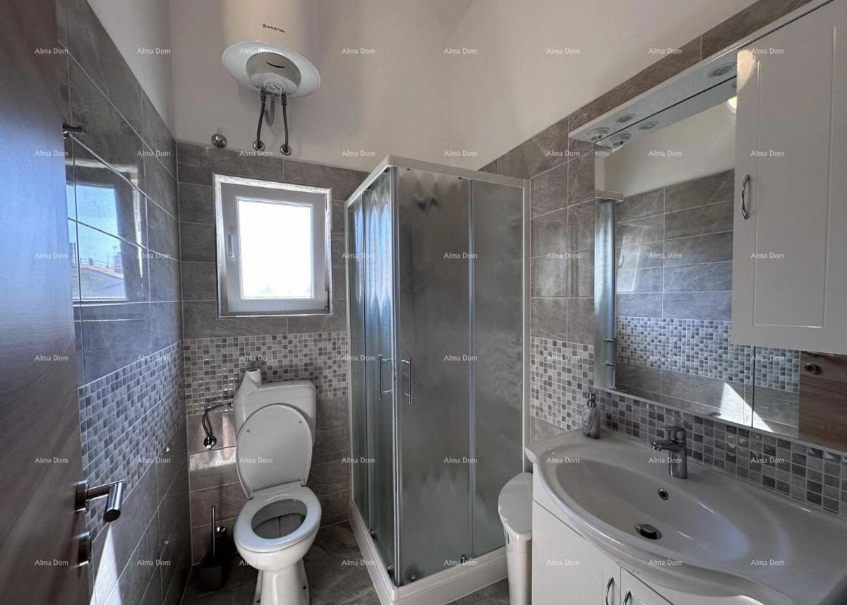 Hiša z dovoljenjem za gradnjo 4 stanovanj!