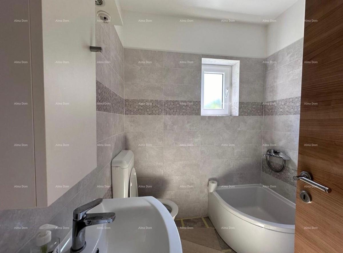 Hiša z dovoljenjem za gradnjo 4 stanovanj!