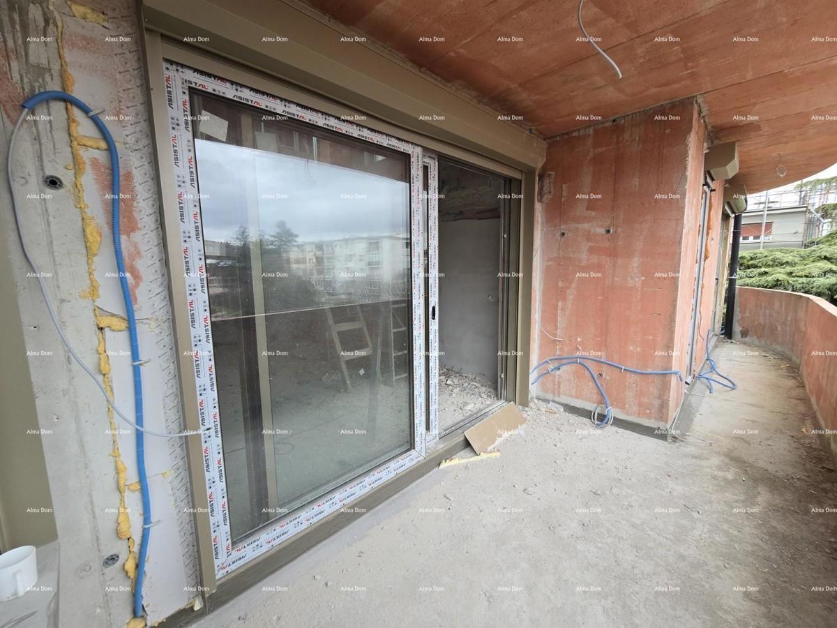 Poreč, stanovanjsko poslovni objekt v gradnji s stanovanji in podzemnimi garažami