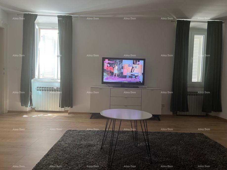 Prodaja dvosobnega stanovanja v središču Rovinja