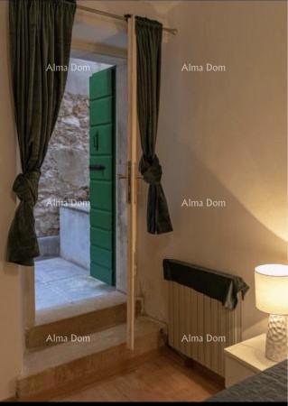 Prodaja dvosobnega stanovanja v središču Rovinja