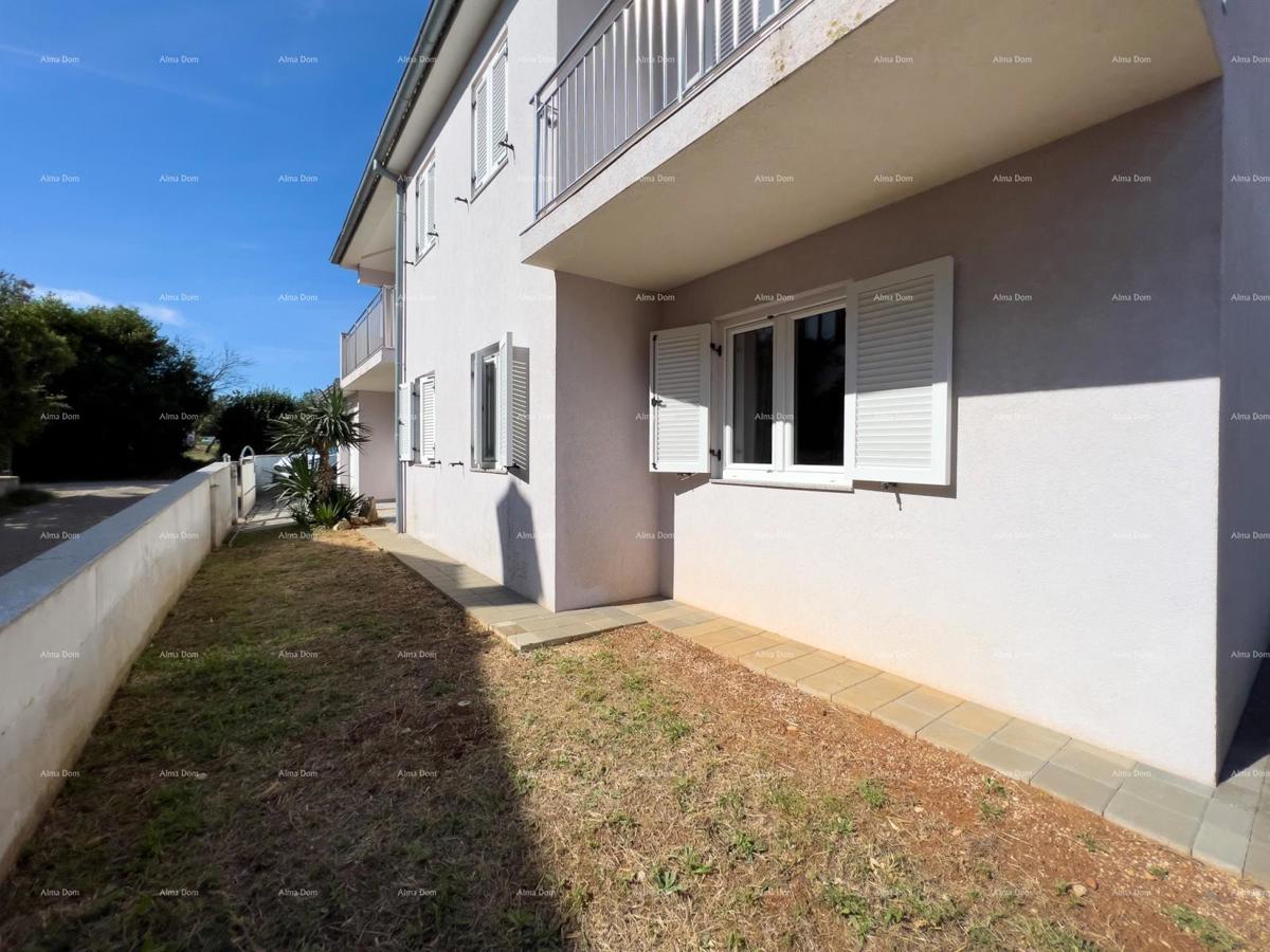 Hiša, blizu obvoznice.