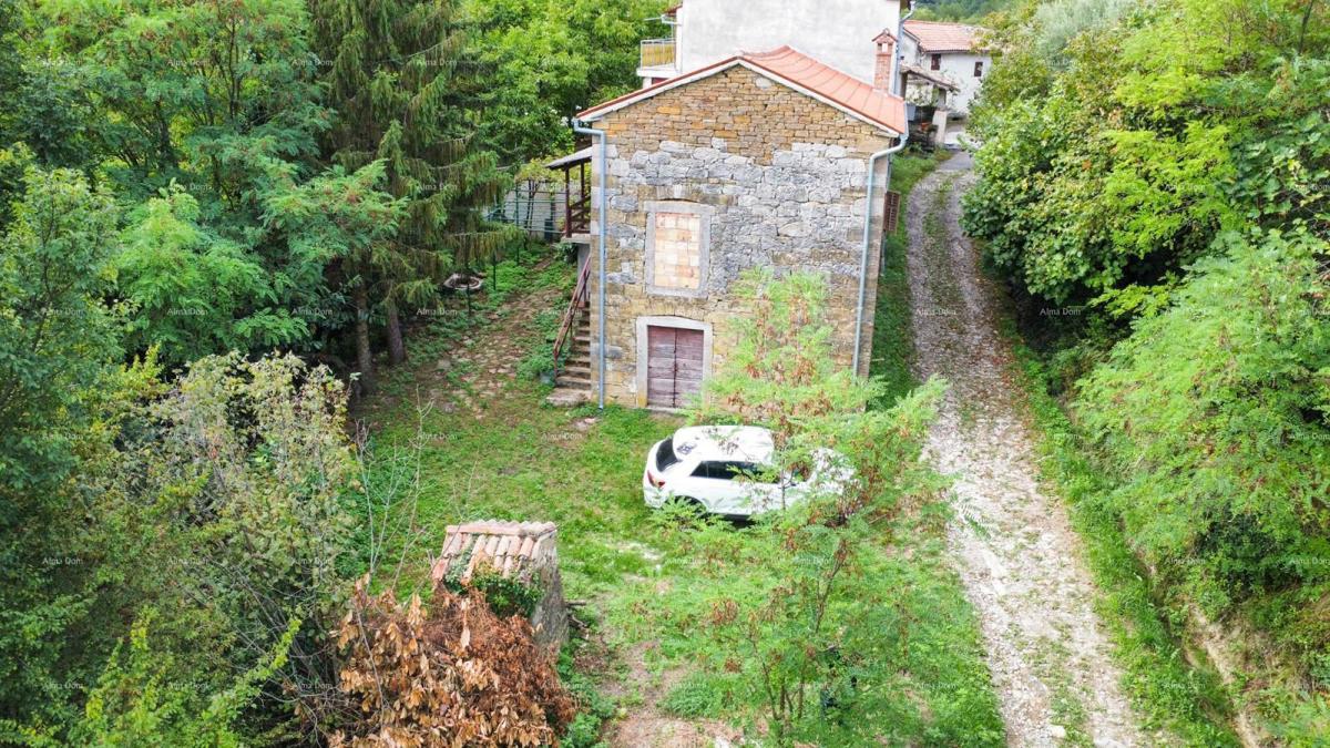 Prodaja - kamena istarska hiša z gradbenim zemljiščem, v manjšem kraju, blizu Buzeta!