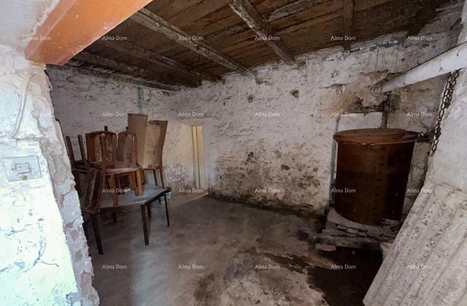 Na prodaju kamena kuća za obnovo – okolica Buja