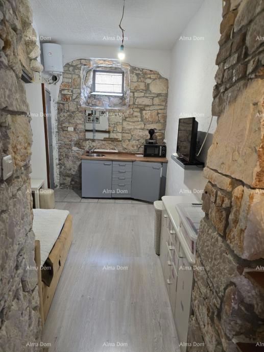 Prodaja stanovanja na Verudi – Mirna ulica, odlično za življenje ali naložbo