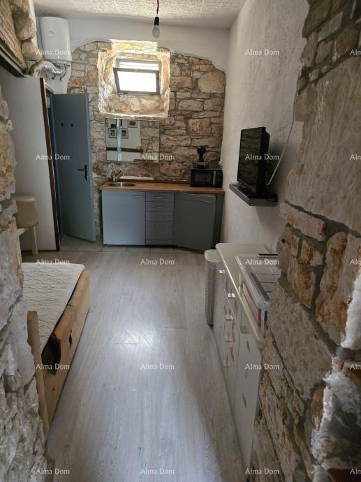 Prodaja stanovanja na Verudi – Mirna ulica, odlično za življenje ali naložbo