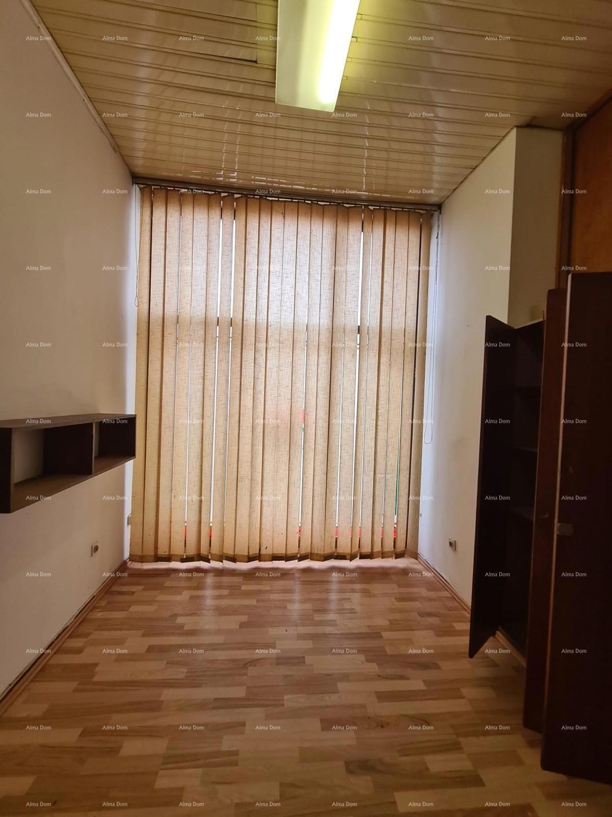 Poslovni prostor na prodajo – Veruda, Pula