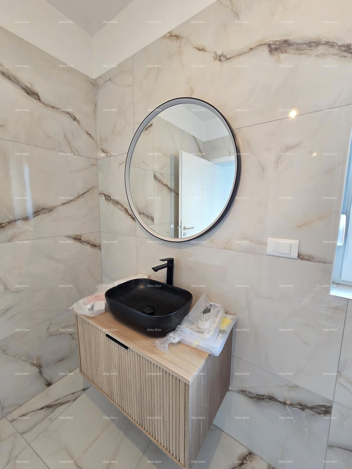 1 km do centra Medulina. Prodaja nove hiše s bazenom na odlični lokaciji, blizu morja!