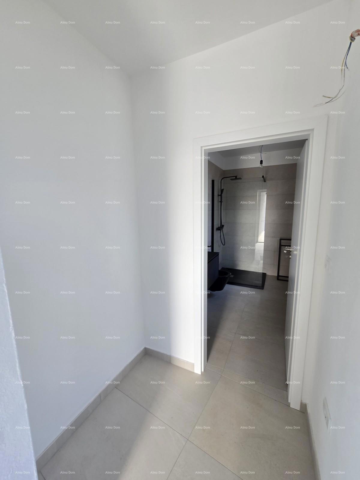 1 km do centra Medulina. Prodaja nove hiše s bazenom na odlični lokaciji, blizu morja!