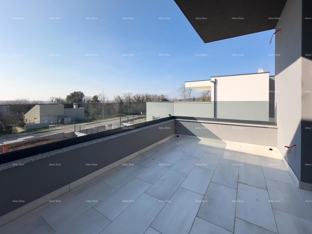 1 km do centra Medulina. Prodaja nove hiše s bazenom na odlični lokaciji, blizu morja!