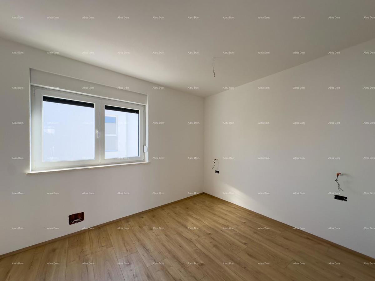 1 km do centra Medulina. Prodaja nove hiše s bazenom na odlični lokaciji, blizu morja!