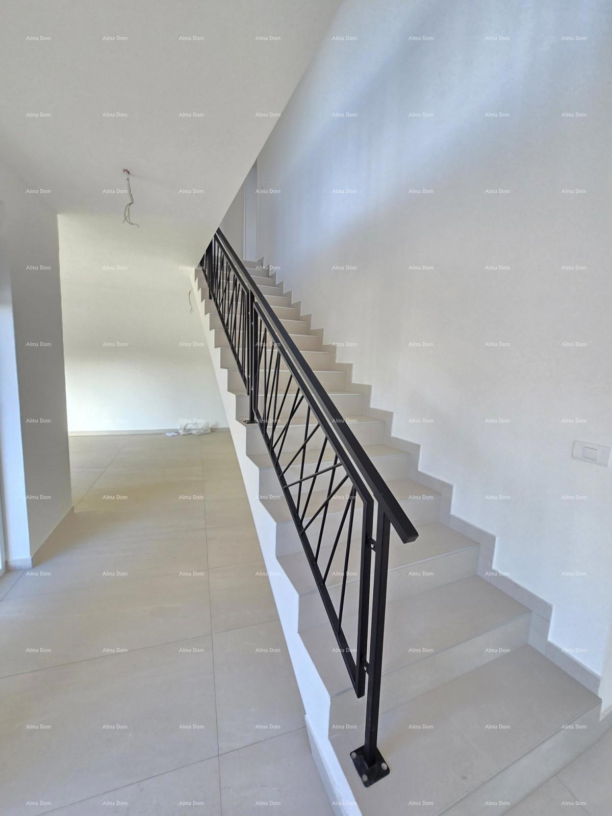 1 km do centra Medulina. Prodaja nove hiše s bazenom na odlični lokaciji, blizu morja!