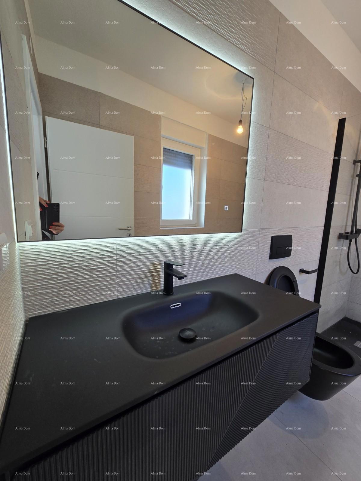 1 km do centra Medulina. Prodaja nove hiše s bazenom na odlični lokaciji, blizu morja!