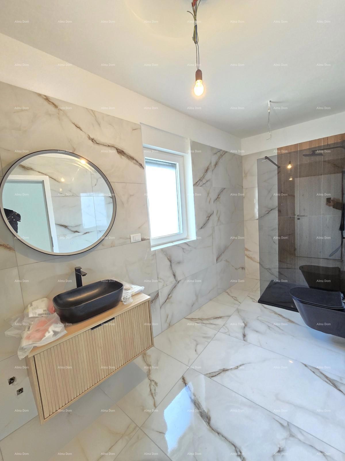 1 km do centra Medulina. Prodaja nove hiše s bazenom na odlični lokaciji, blizu morja!