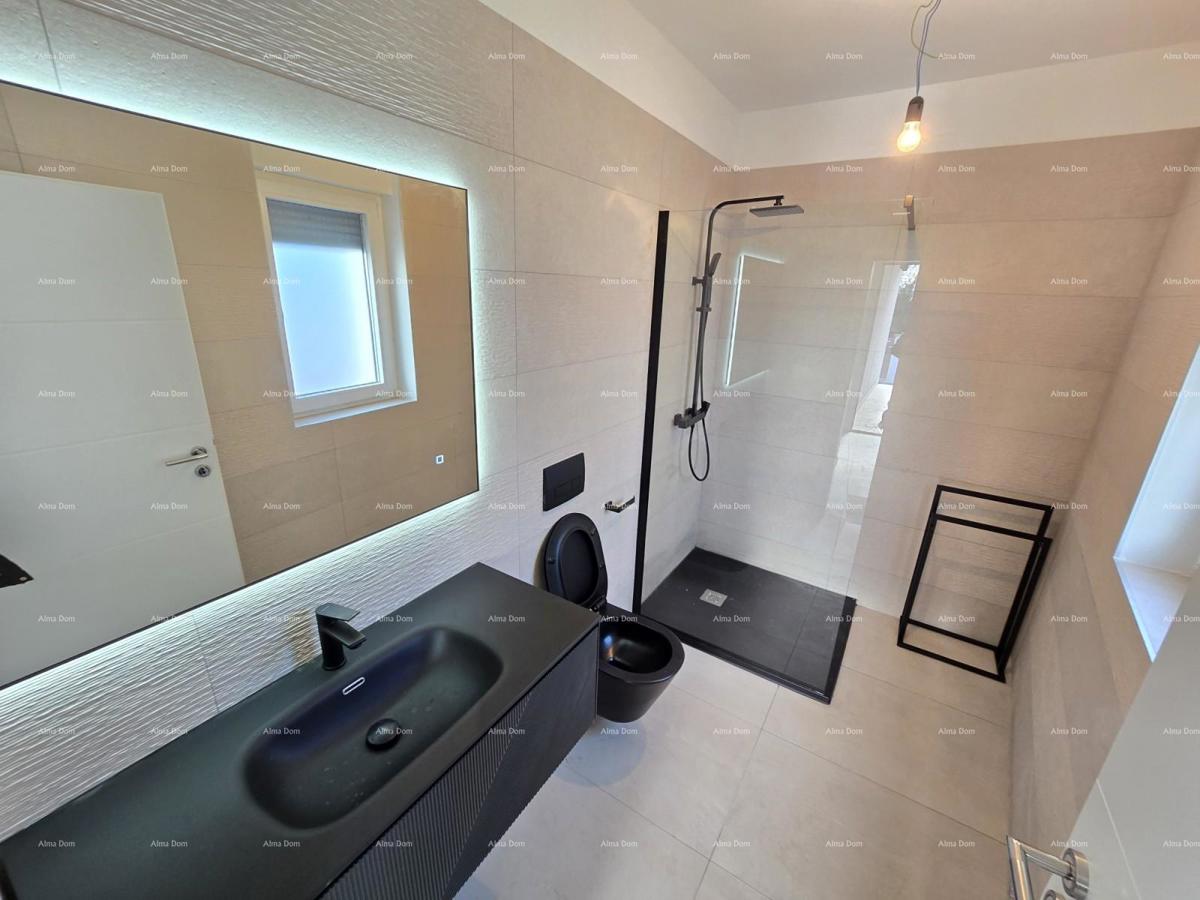 1 km do centra Medulina. Prodaja nove hiše s bazenom na odlični lokaciji, blizu morja!