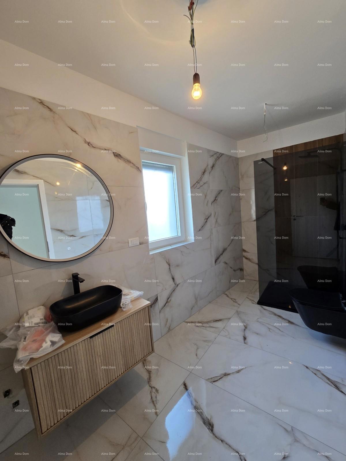 1 km do centra Medulina. Prodaja nove hiše s bazenom na odlični lokaciji, blizu morja!