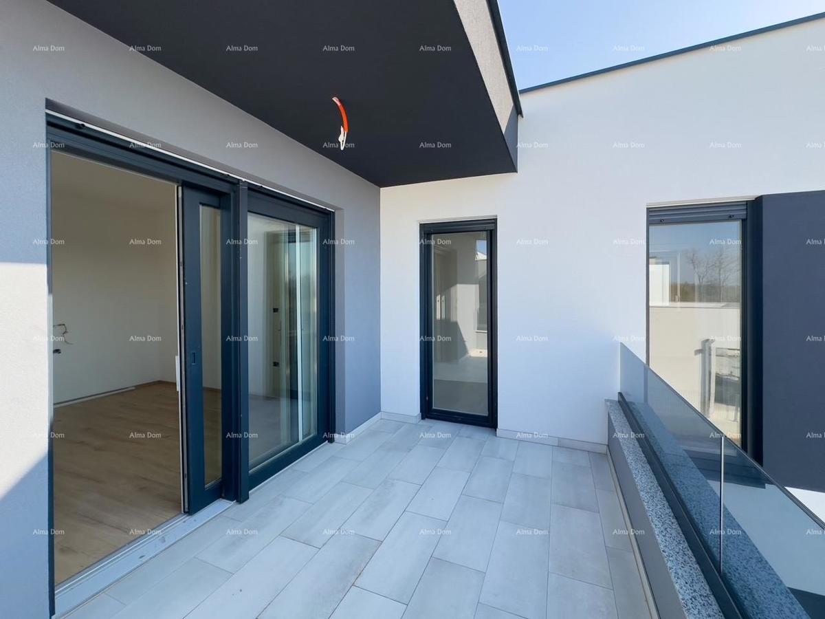 1 km do centra Medulina. Prodaja nove hiše s bazenom na odlični lokaciji, blizu morja!