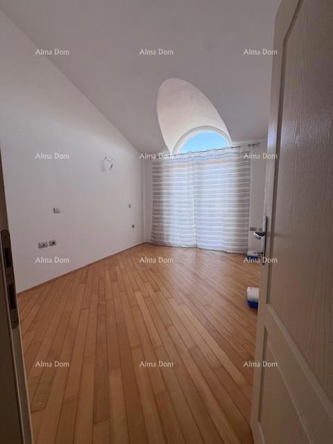 Trosoban stan s pogledom na more i Brijune!