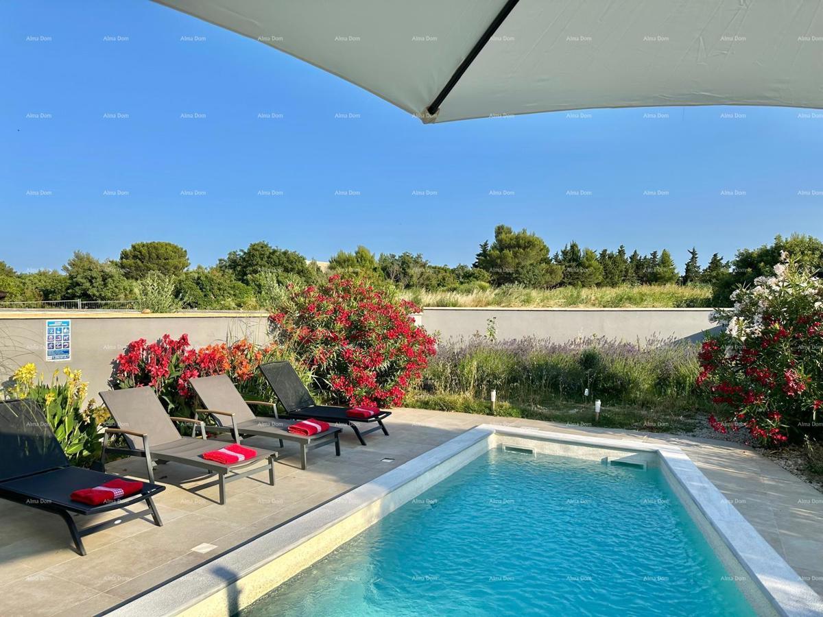 Istra, Ližnjan, 1 km do centra Medulina, nova moderna hiša z bazenom za počitnice.