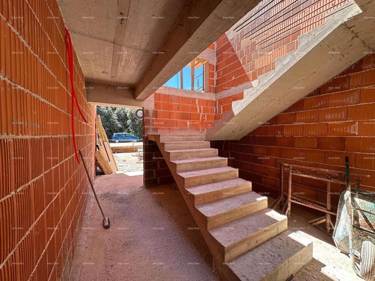 Nov projekt, Barbariga! Apartma z vrtom in parkiriščem, 500 m od morja