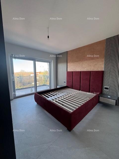 Šišan. Novozgrajena hiša z bazenom