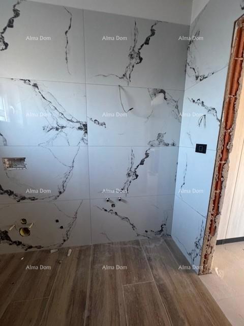 Šišan. Novozgrajena hiša z bazenom